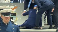 Джо Байдън се спъна и падна на церемония (Видео)