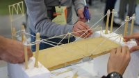 Млади инженери строят със спагети на 1 ноември във Варна