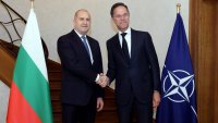 Рюте увери България в готовността на НАТО да засили отбраната