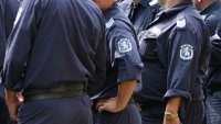Проверяват полицаи, пребили мъж при арест