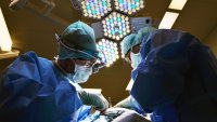 Революционно: Извършиха първата частична трансплантация на сърце на 12-годишно дете 