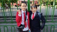Близначета от Шумен откриха портфейл с много пари, оказаха се на избягал арестант