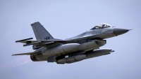 Очакваме днес у нас да кацне вторият изтребител F-16 
