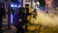 Двама загинали и 600 арестувани при празненствата в Париж