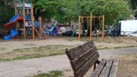 Опасна площадка на на улица "Сава Радулов" във Варна