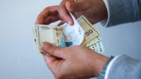 Минималната заплата става 620 евро от 2026 г., чака се съгласие на бизнеса и синдикатите