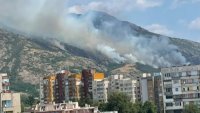 Ужас! Голям пожар се разгоря до Сливен