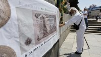 В кадър: Протестът срещу еврото в София СНИМКИ