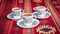 Сърбите обичат да си пийват кафето със... сливова ракия