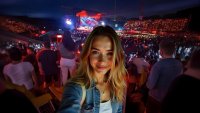 Дори Ахинора беше на концерта на Енрике Иглесиа в София (СНИМКИ)
