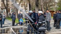 76 пожара са гасили огнеборците за денонощие в страната