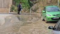 След дъжда в петък: Заваляха сигнали за пропаднали улици във Варна