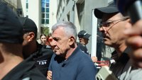 На Паскал са повдигнати три обвинения