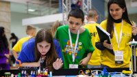 Отбор от Варна представя България на Европейското по FLL LEGO роботика	
