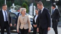 Урсула фон дер Лайен смъмри Скопие: Трябва да промените конституцията си 