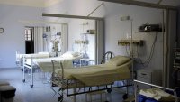 В Атина затвориха пет училища заради болен от менингит