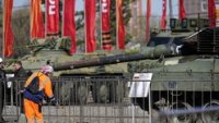 Москва подреди в изложба западното военно оборудване, заловено в Украйна
