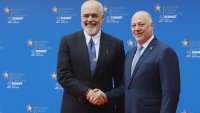 Премиерът Желязков проведе важни разговори с европейски лидери в Тирана