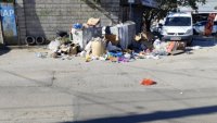 Близо седмица боклукът на варненска улица не е прибиран