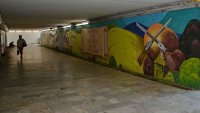 Вместо да ремонтира подлезите, общината във Варна ги шари с графити 