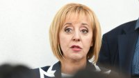 Мая Манолова поема сигналите за скъпите ученически екскурзии