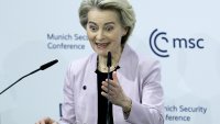Вотът на недоверие срещу Фон дер Лайен не мина