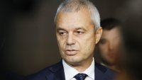 Костадинов: Не ни достигат пет подписа са за вот на недоверие