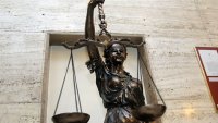 Оставиха в ареста тунизиец, издирван за серия кражби в Германия
