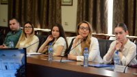Студенти обсъждат предизвикателствата пред еврозоната във Варна (СНИМКИ)