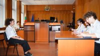 Ученици участваха в симулиран конкурс за съдебен служител