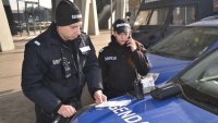 Бургаско под обсада, издирват шофьора на мигрантите от Лозенец