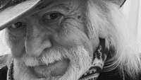 Емблематичен варненски фотограф се нуждае от помощ