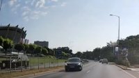 Кола влезе в насрещното до Спортна зала във Варна