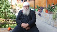 След боледуване: Почина отец Иван от Нови хан