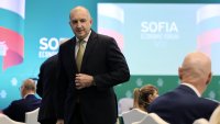 Радев потвърди подкрепата си за Йотова на балотажа