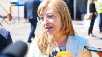 Екатерина Захариева: Президентът не трябва да всява разединение