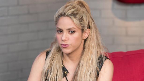 Shakira Se Oplaka Ot Paparak Rovel J V Bokluka Chernomore